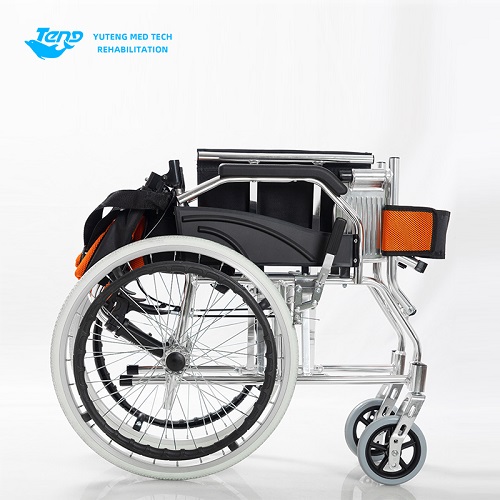 Ce qui est mieux pour les personnes âgées, un fauteuil roulant en aluminium ou un fauteuil roulant en acier